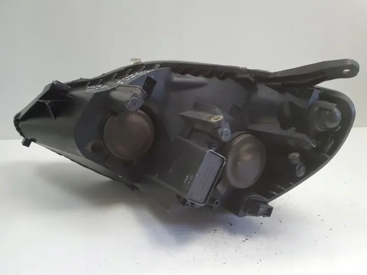 Opel Zafira B PRZEDNIA LAMPA PRAWA prawy przód anglik Ciemny klosz