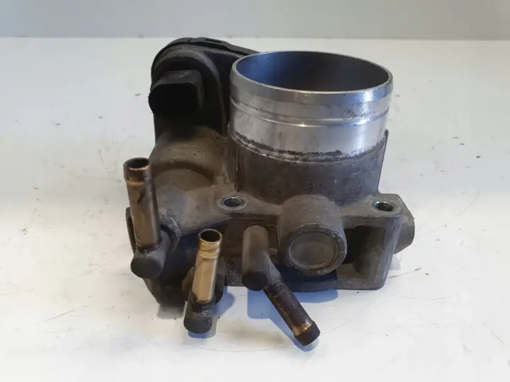 Audi A3 II 8P 1.6 8V PRZEPUSTNICA 06A133062A