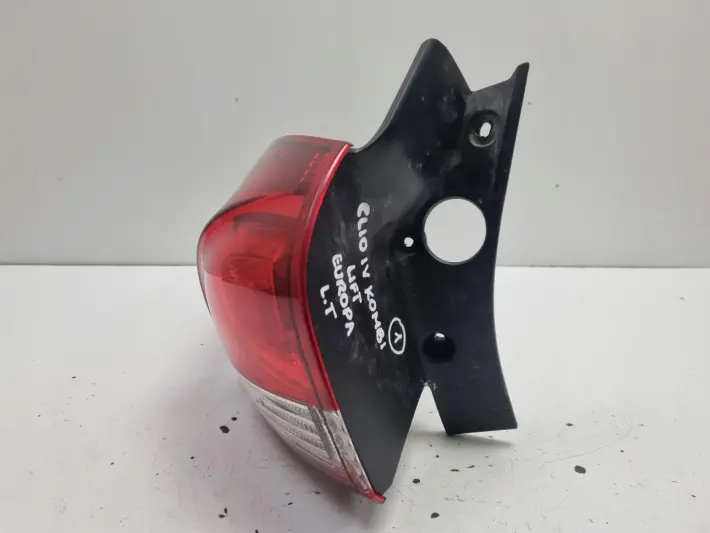 Renault Clio IV KOMBI TYLNIA TYLNA LAMPA LEWA lewy tył 265551445R