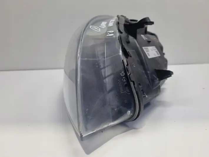 Volvo V40 II 12-16r PRZEDNIA LAMPA PRAWA prawy przód EUROPA 31420008