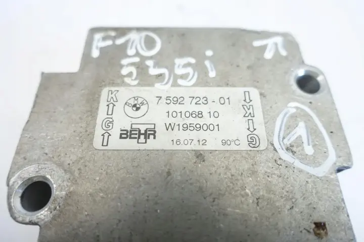 BMW F10 535 3.0 i TERMOSTAT OLEJU 7592723 oryginał