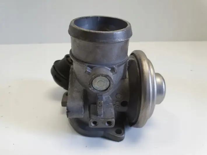 VW Bora 1.9 TDI ZAWÓR EGR 038131501E