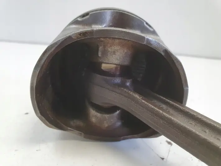 Kia Sportage II 2.0 16V TŁOK korbowód G4GC 141KM