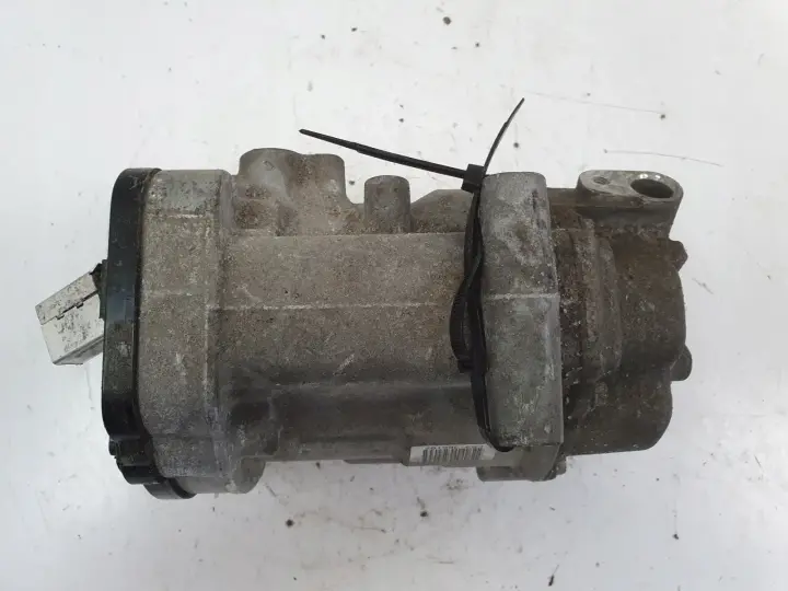 Toyota Prius IV 1.8 SPRĘŻARKA KLIMATYZACJI pompa 042400-0371