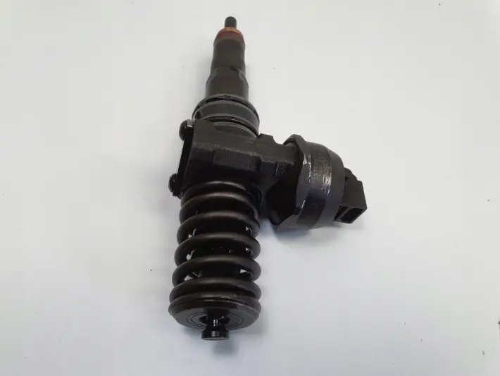 VW Passat B5 1.9 TDI POMPOWTRYSKIWACZ wtrysk 038130073BA