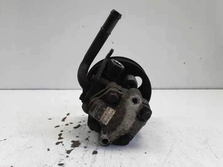 Kia Carens II 2.0 CRDI POMPA WSPOMAGANIA 0K2KC32600