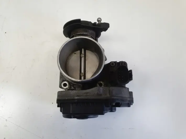 Audi A4 B5 1.8 T turbo PRZEPUSTNICA 058133063Q