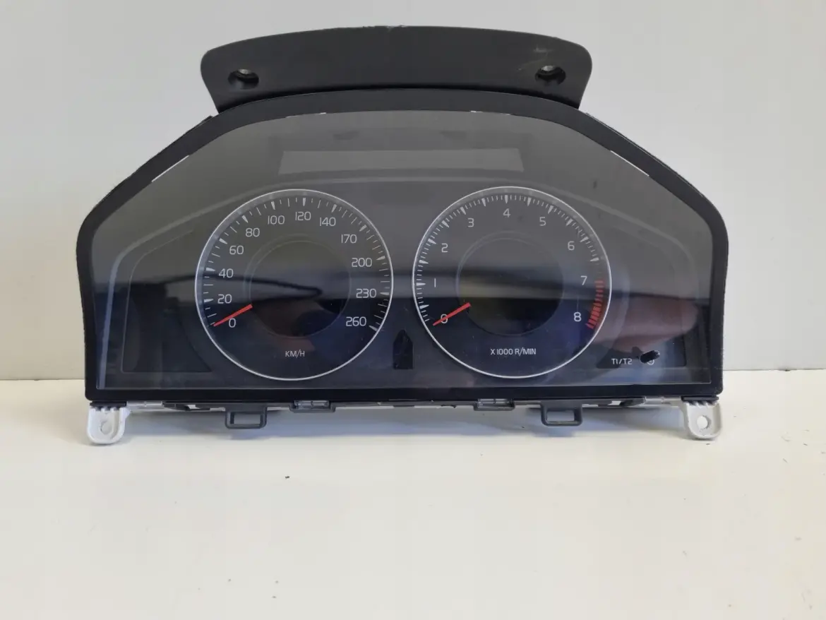 Volvo S80 II V70 III XC70 II 2.0 16V LICZNIK ZEGARY Europa 30786622AB