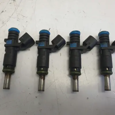 Opel Zafira B 1.6 16V Z16XER WTRYSKIWACZ 55562599 oryginał