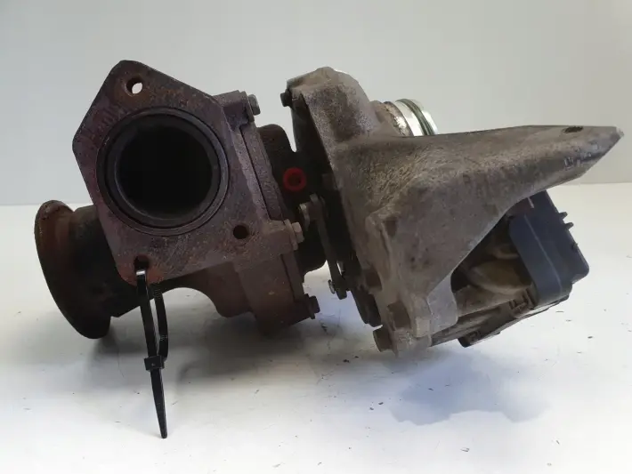 BMW F30 F31 2.0 D TURBOSPRĘŻARKA turbo 8519475