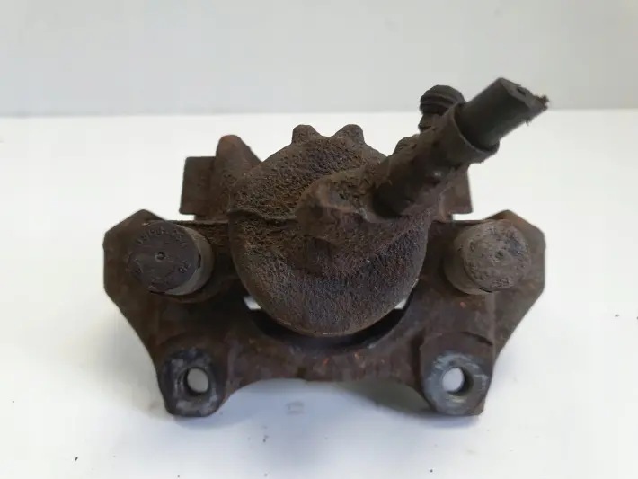 Renault Clio IV PRAWY PRZEDNI ZACISK HAMULCOWY przód PASAŻERA 368 926