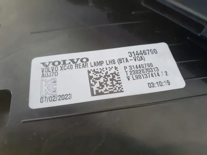 Volvo XC40 TYLNA LAMPA LEWA lewy tył kierowcy Europa 31446790