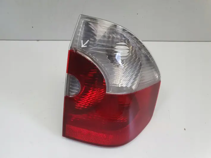 BMW X3 E83 03-10r TYLNA TYLNIA LAMPA PRAWA PRAWY TYŁ