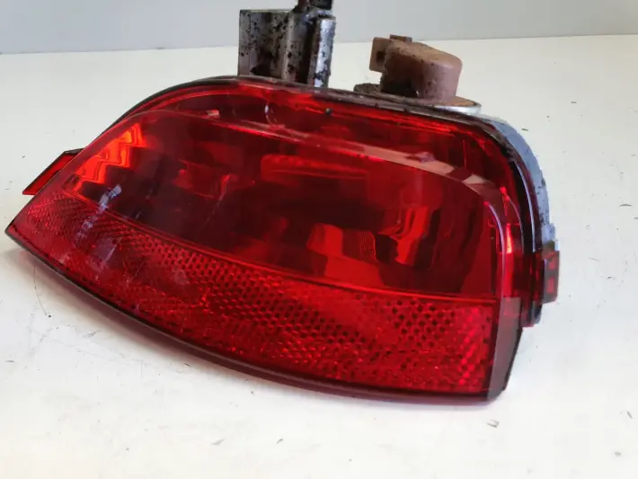 Renault Captur TYLNIA TYLNA LAMPA PRZECIWMGIELNA lewa lewy tył 265850007R