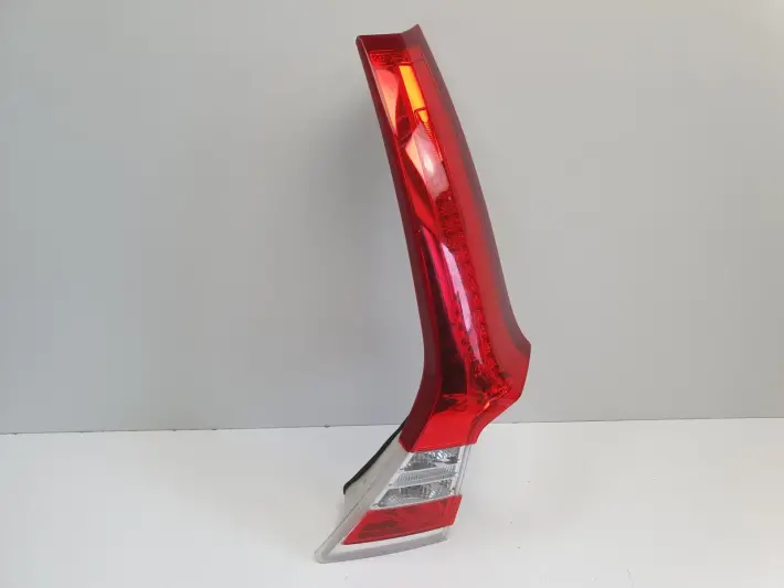 Volvo V70 III 13-16r LIFT TYLNIA LAMPA PRAWA PRAWY TYŁ