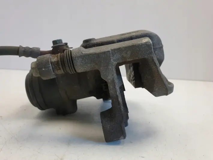 Santa Fe IV 2.2 CRDI PRAWY TYLNY ZACISH HAMULCOWY