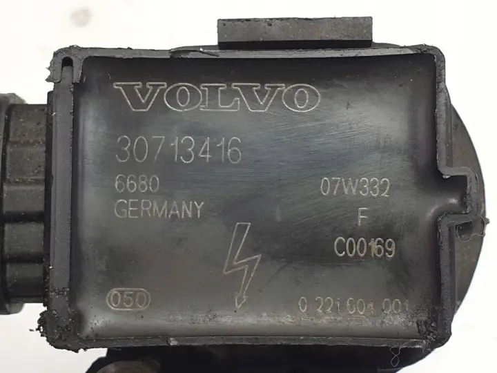e8900355317223f3df9c5dca5fb6b53c