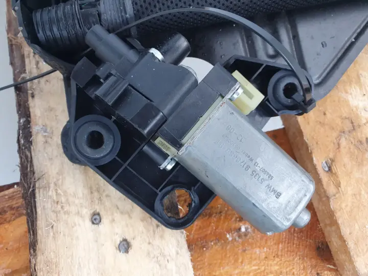 BMW F01 F02 ROLETA DRZWI LEWY TYŁ 9141407