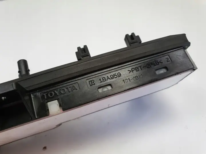 Toyota Prius IV Suzuki Across PRAWY PANEL STEROWANIA FOTELEM 18A959