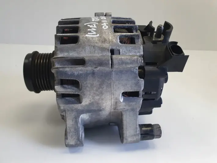 Volvo V40 II 1.6 D2 ALTERNATOR 30659390 valeo 150A