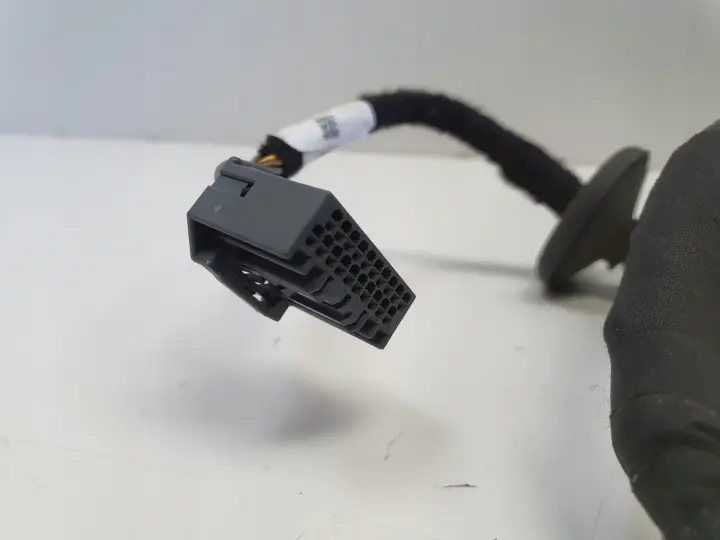Volvo XC40 17-24r LUSTERKO LEWE KIEROWCY 13 kabli EUROPA