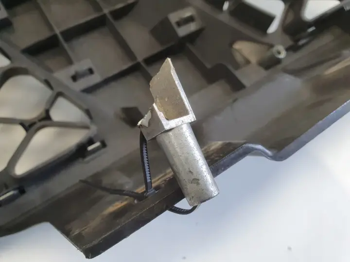 Nissan Navara III D40 Pathfinder III ATRAPA CHŁODNICY Grill gril 2310EB400