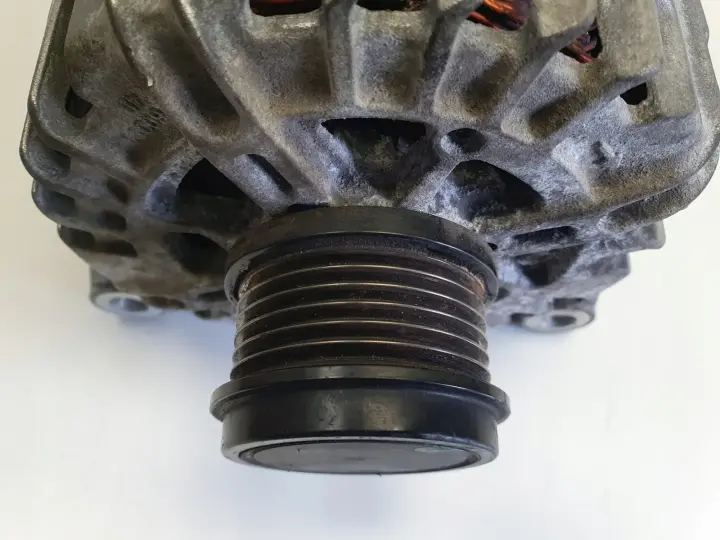 Volvo V40 II 1.6 D2 ALTERNATOR 30659390 valeo 150A