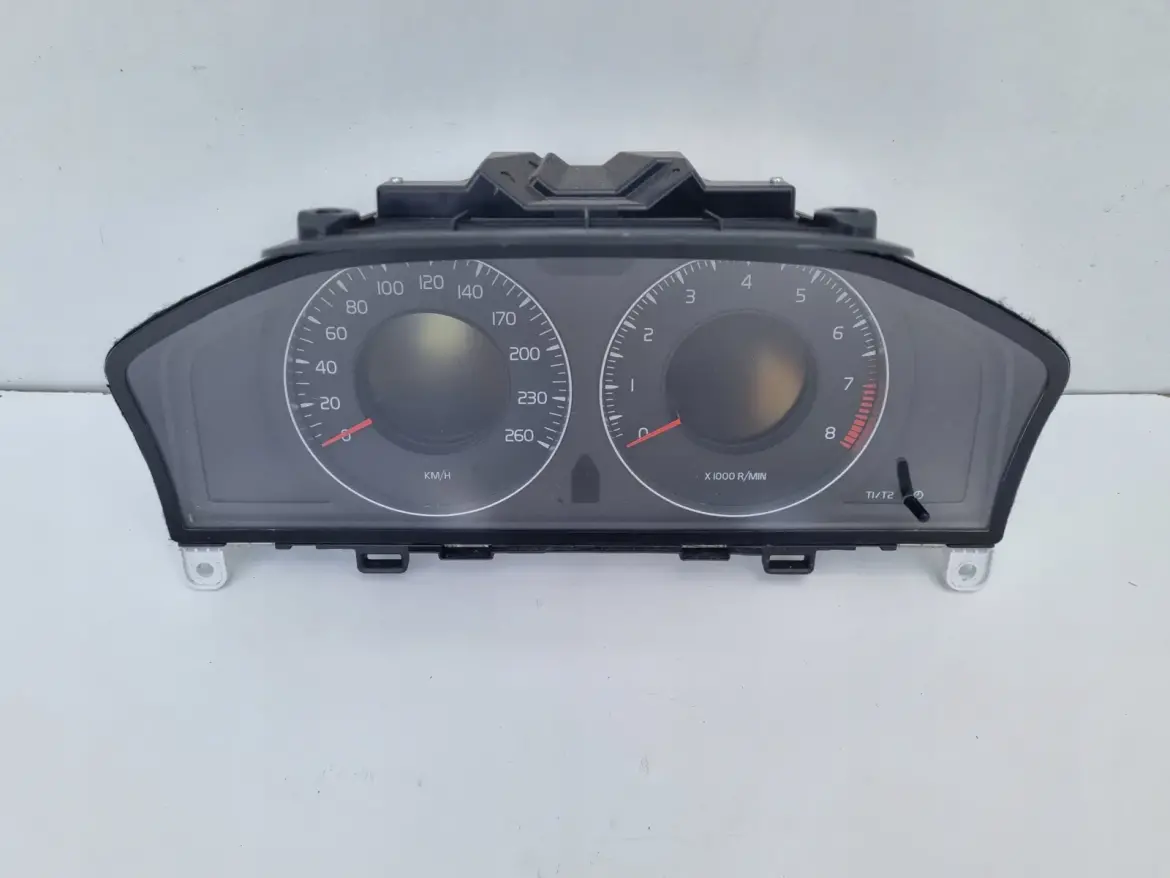 Volvo S80 II V70 III XC70 II 2.0 16V LICZNIK ZEGARY Europa 30786622AB