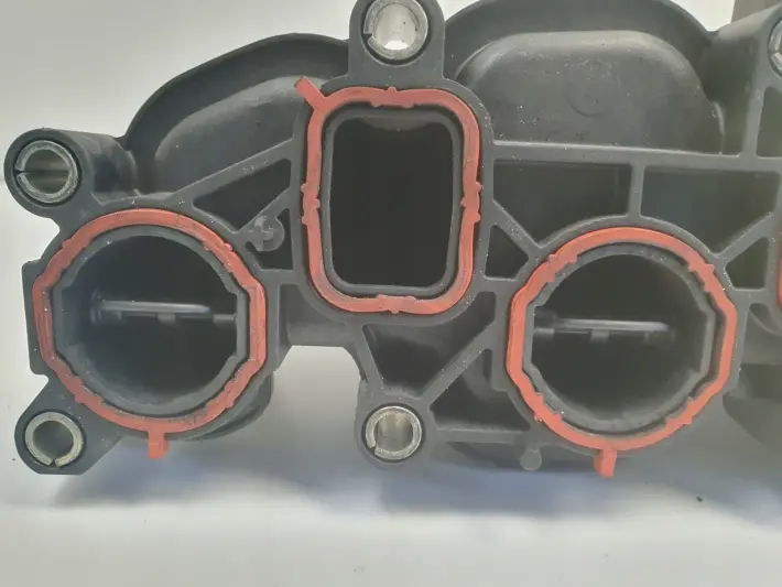 Audi A3 II 8P 1.6 TDI KOLEKTOR SSĄCY nastawnik 03L129711B