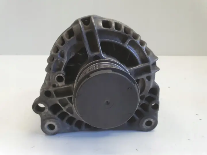 VW Bora 1.9 TDI ALTERNATOR bosch 038903023L 90A