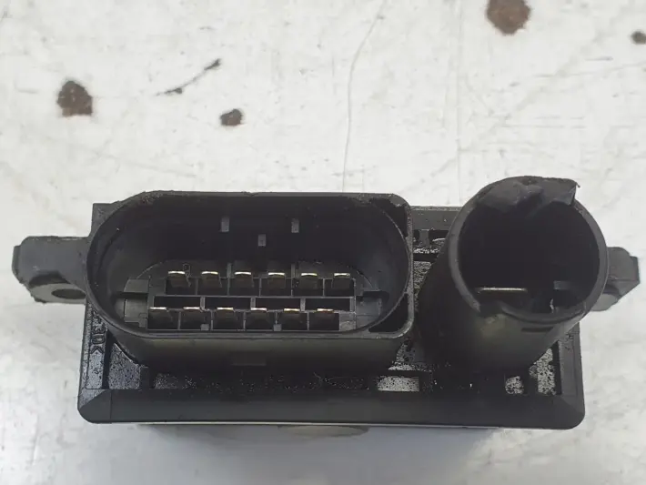 BMW E87 E90 2.0 D PRZEKAŹNIK ŚWIEC ŻAROWYCH 779800007