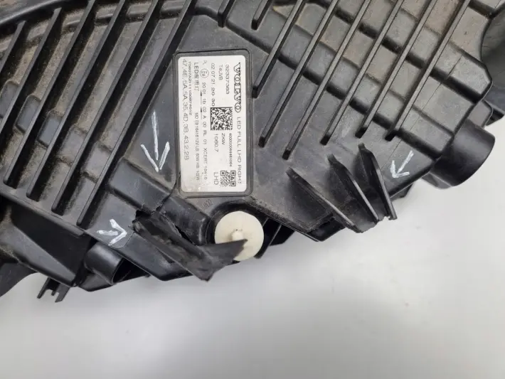 Volvo XC60 II FULL LED PRZEDNIA LAMPA PRAWA prawy przód EUROPA 32337383