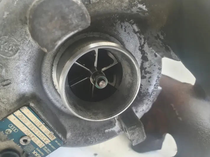 Audi A3 8P 2.0 TDI TURBOSPRĘŻARKA 03L253016F