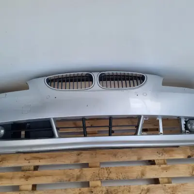 BMW E60 03-07r KOMPLETNY PRZEDNI ZDERZAK przód SREBRNY SPRYSKI PDC 354