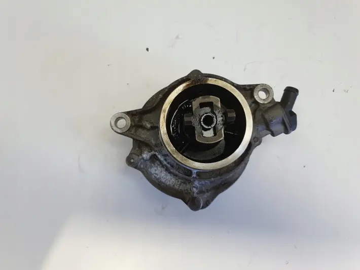 BMW E87 2.0 D POMPA WAKUM VACUM