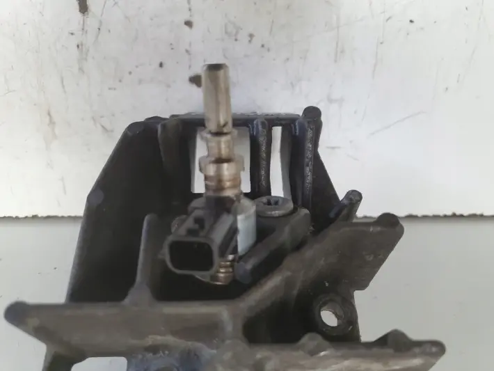 Nissan Juke 1.5 DCI ŁAPA UCHWYT wtrysk DPF 8200771226