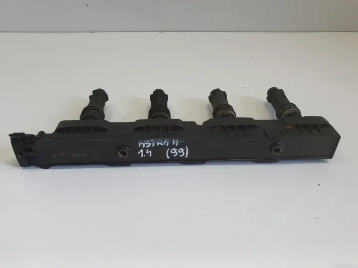 Opel Astra III H 1.4 16V CEWKA ZAPŁONOWA 0221503472