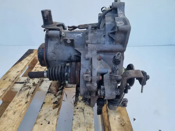 VW Polo III 1.4 8V SKRZYNIA BIEGÓW manualna MANUAL DKF