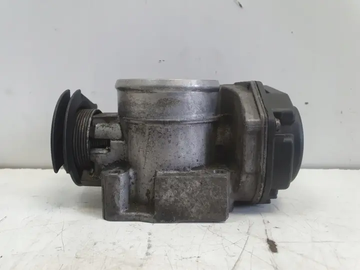 Audi A4 B5 1.8 T turbo PRZEPUSTNICA 058133063Q