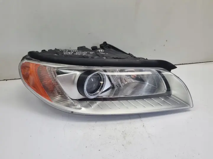 Volvo V70 III S80 II PRZEDNIA LAMPA PRAWA prawy przód XENON 8635076