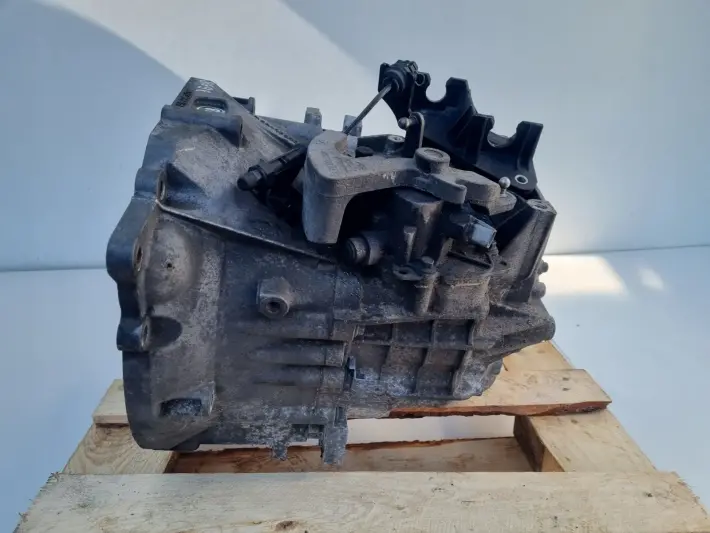 Volvo V70 III 2.0 D SKRZYNIA BIEGÓW manualna 8G9R-7002-RC MANUAL