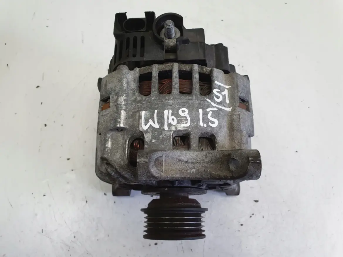 Mercedes W169 1.5 8V ALTERNATOR A2661540802 90A valeo