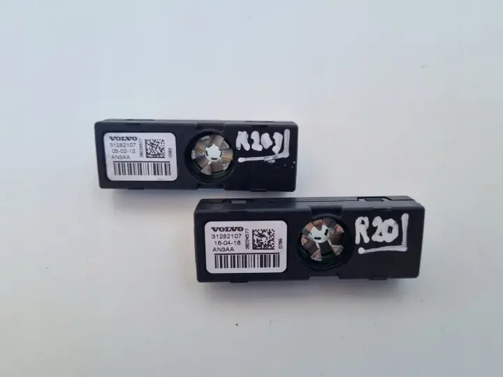 Volvo V40 II V60 S60 II WZMACNIACZ ANTENY 31282107