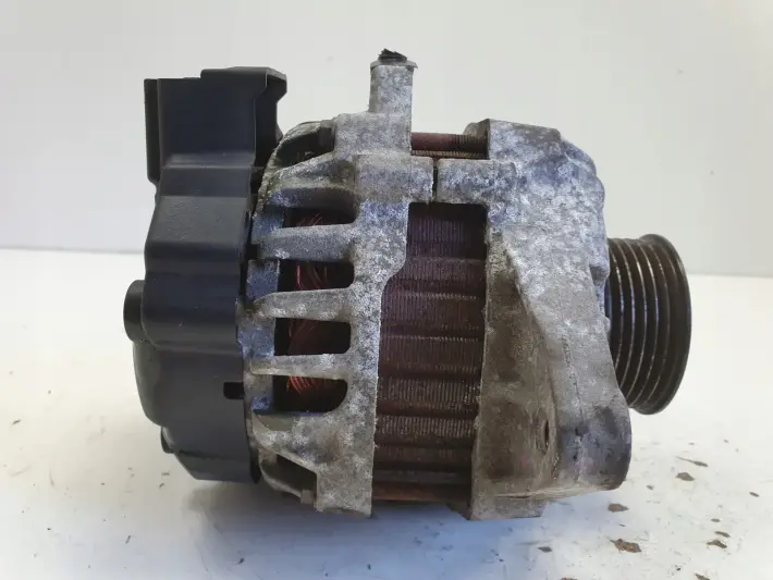 Kia Ceed 1.4 16V CVVT ALTERNATOR 90A 2655447 valeo 37300-2B101