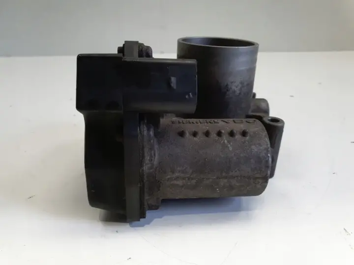 VW Fox 1.4 8V PRZEPUSTNICA 03C133062B