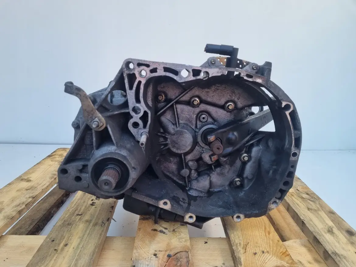 Renault Clio II 1.6 8V SKRZYNIA BIEGÓW manualna JB3979 manual