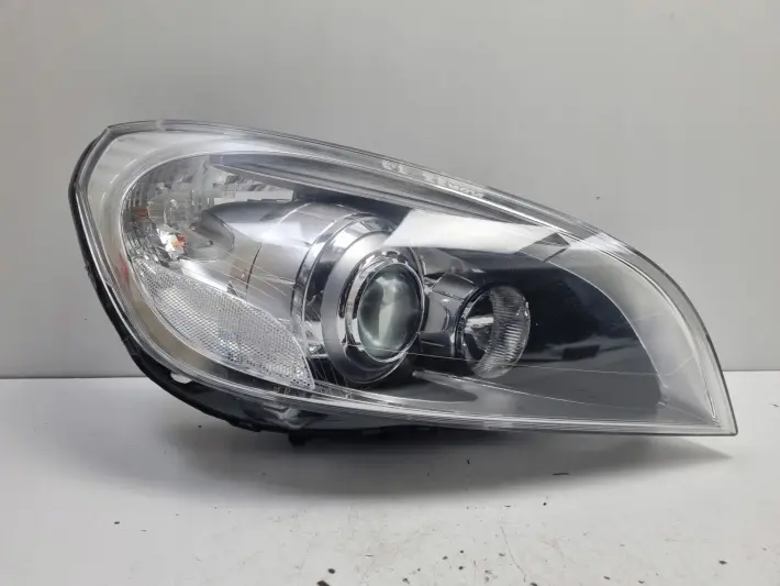 Volvo V60 S60 II PRZEDNIA LAMPA PRAWA prawy przód XENON 31383063