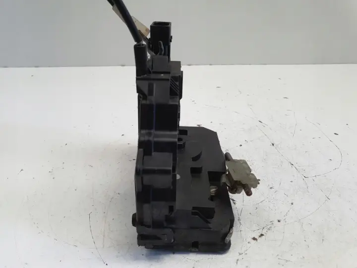 Opel Corsa D ZAMEK DRZWI lewy tył kierowcy 13258266 EQ