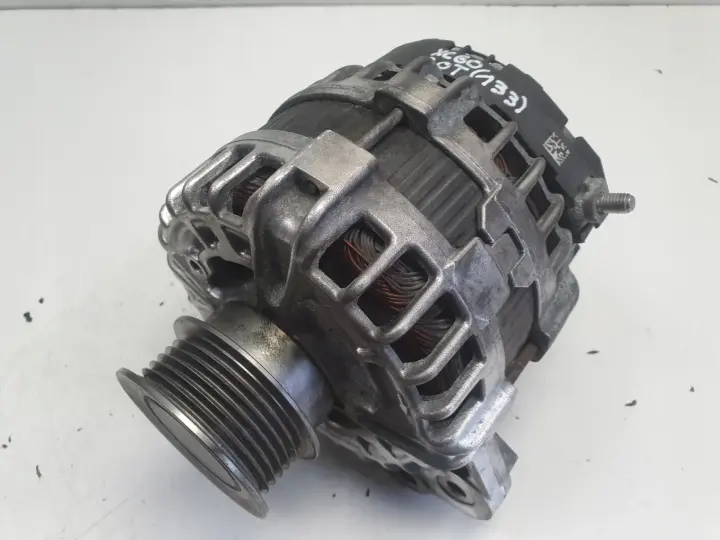 Volvo XC60 2.0 T TURBO ALTERNATOR 30644945