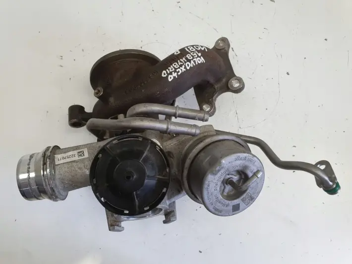 Volvo XC40 1.5 T3 TURBOSPRĘŻARKA turbo 32257071AA